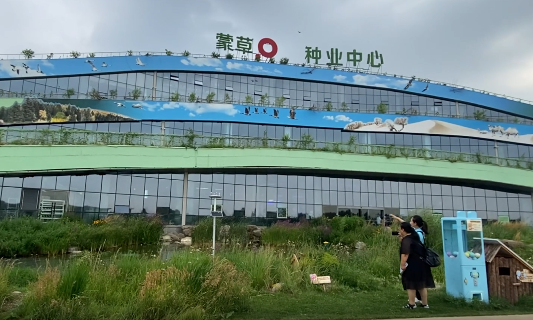 内蒙古妇联：深化科技创新巾帼行动 引领科技女性在高质量发展中乘风破浪